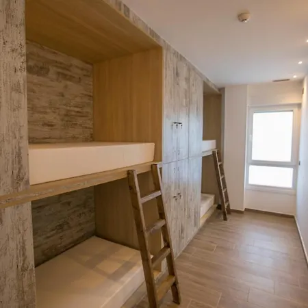 Thostel * Santiago de Compostela