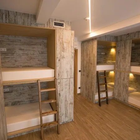 Thostel * Santiago de Compostela