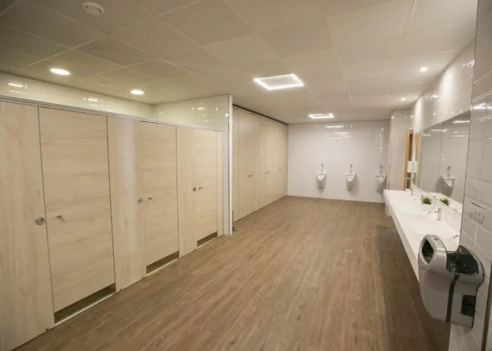 ホステル Thostel *