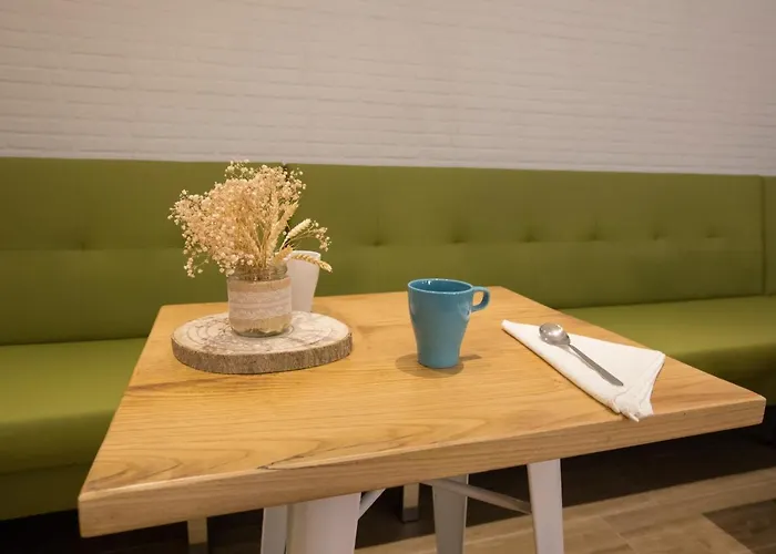 旅馆 Thostel 圣地亚哥－德孔波斯特拉