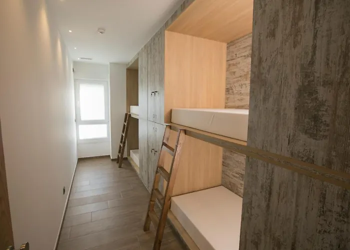 Thostel بيت شباب *