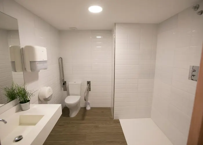 ホステル Thostel