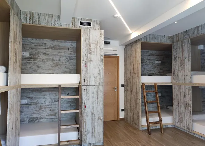 Thostel 旅馆 圣地亚哥－德孔波斯特拉